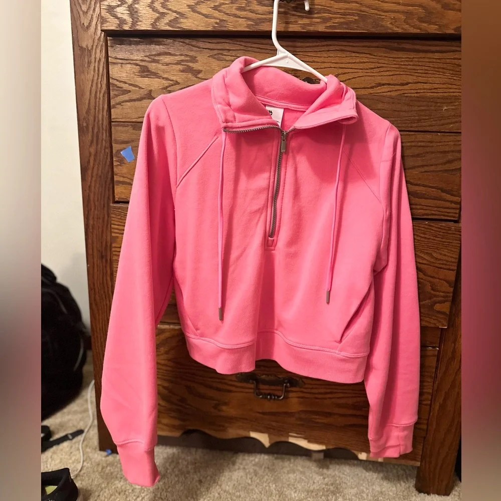All in motion pink lightweight crop top - Picture 1 of 3